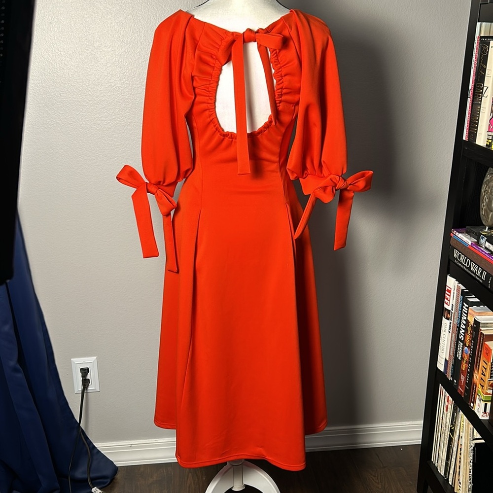 Elegant Red Midi Dress - Picture 12 of 12
